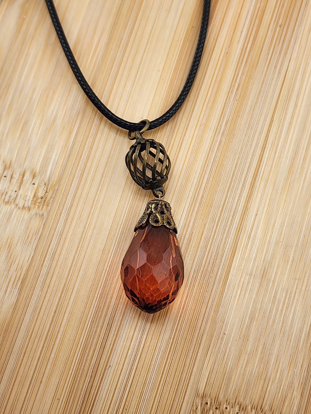 Vintage-Style Acrylic Amber Teardrop Pendant Necklace - Women Jewelry